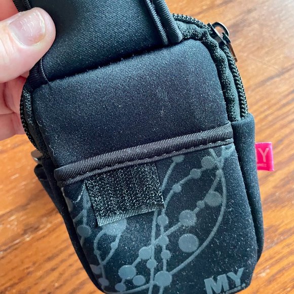 Armband gear pouch for sports/running/hiking - Picture 3 of 5